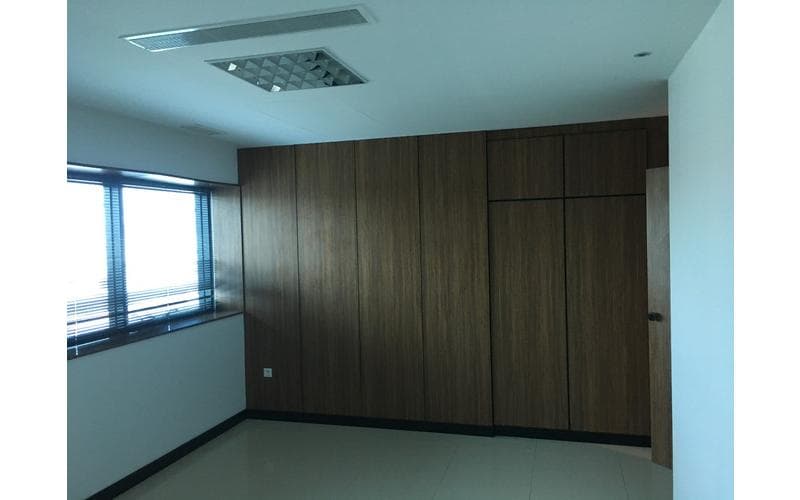 Bureau 4