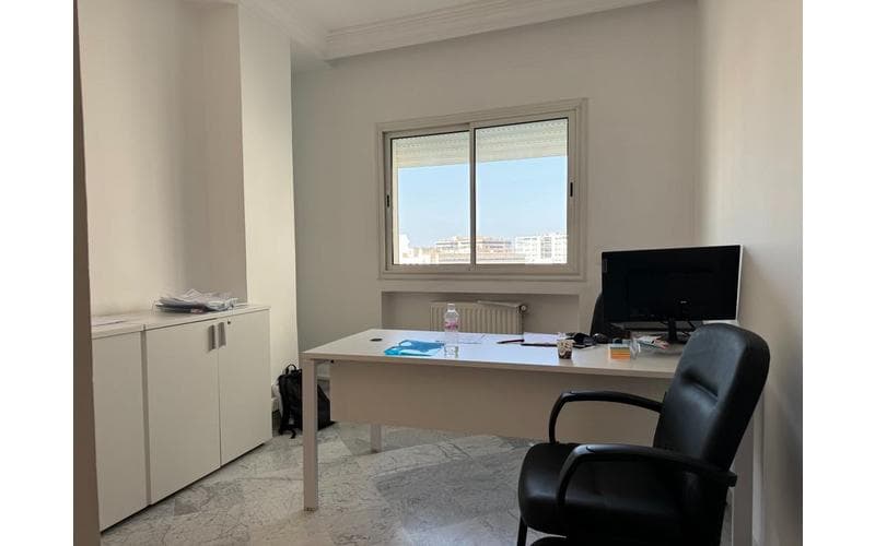 Bureau 4