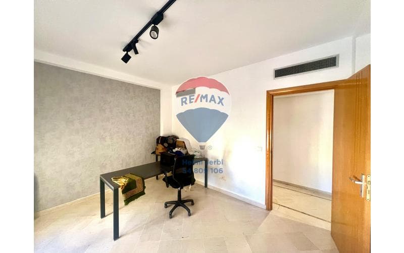 Bureau 4